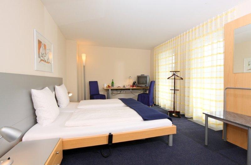 Aarau West Swiss Quality Hotel Oberentfelden Phòng bức ảnh